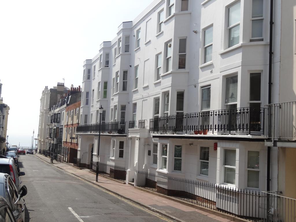 Burlington Beach Apartments Brighton Exterior foto